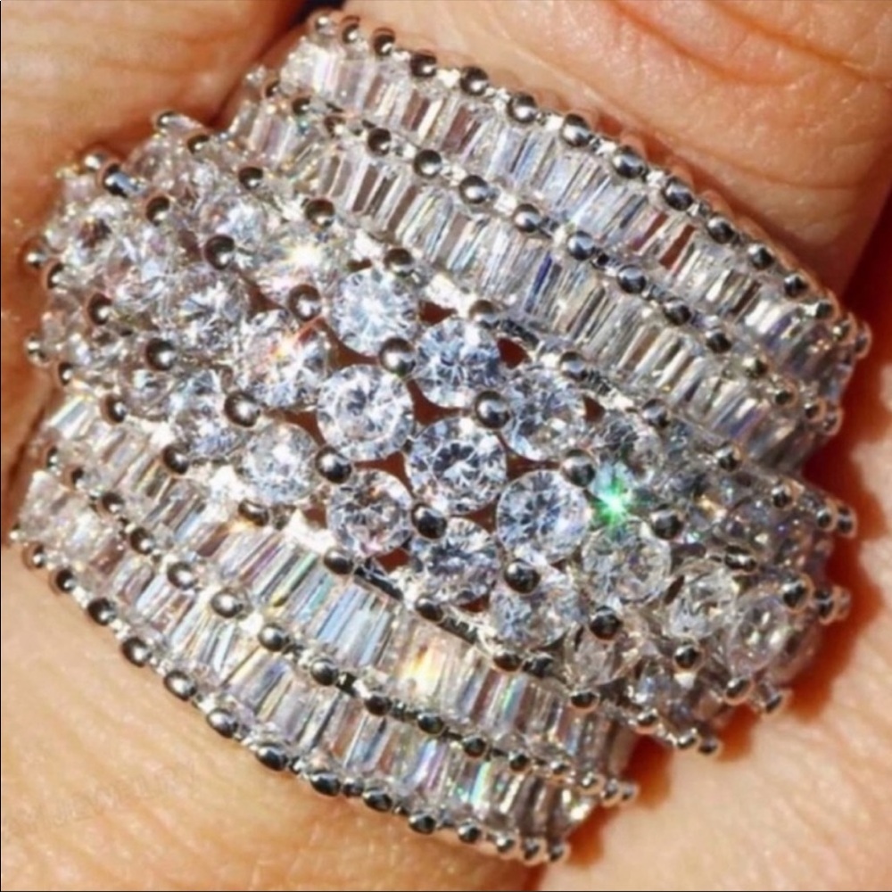NEW LUXuRY 18 CT 925 SILVER DIAMOND RING